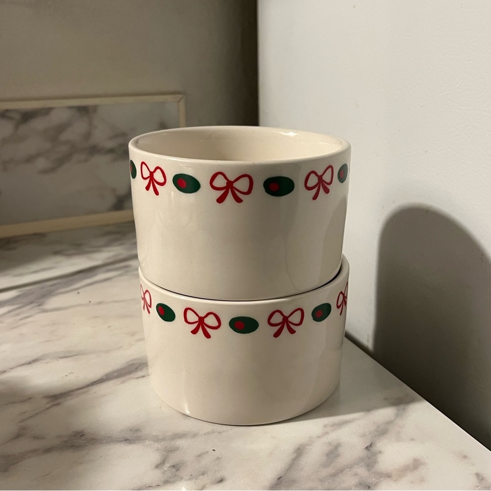 Set of 2 Bow & Olive Ceramic Bowls